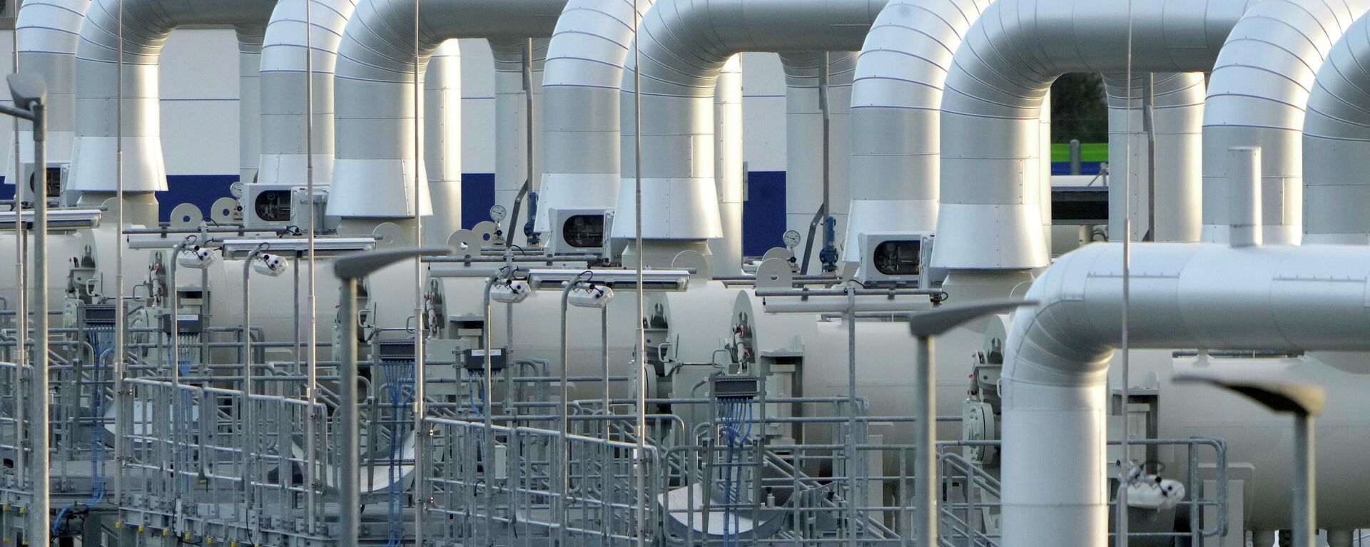 FILE - Pipes at the landfall facilities of the 'Nord Stream 2' gas pipline are pictured in Lubmin, northern Germany, Tuesday, Feb. 15, 2022 - Sputnik International, 1920, 28.07.2022