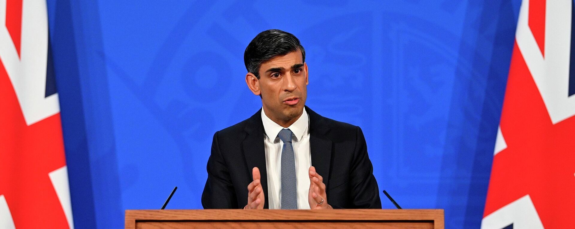 Britain's Chancellor of the Exchequer Rishi Sunak holds a press conference in the Downing Street briefing room, London, Thursday Feb. 3, 2022. Britain's energy regulator announced Thursday that a cap on energy prices is going up by a record 54% because of the soaring costs of wholesale natural gas, a change that will significantly burden millions of households already squeezed by rapidly climbing bills. - Sputnik International, 1920, 09.07.2022