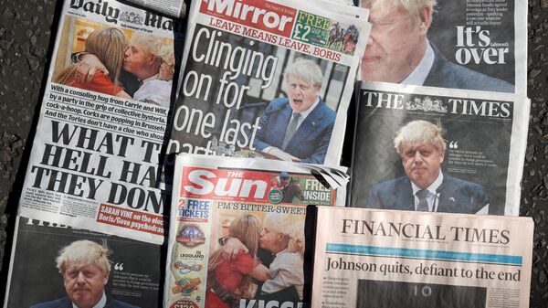 Front pages of British national newspapers, each leading with a front page story of the resignation of Boris Johnson as leader of Britain's Conservative Party, are arranged for a photograph in Downing Street, the official residence of Britain's Prime Minister, in central London on July 8, 2022. - Sputnik International