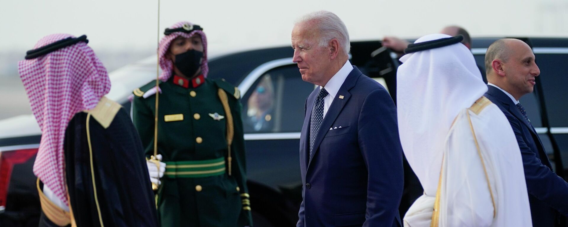 President Joe Biden arrives at King Abdulaziz International Airport - Sputnik International, 1920, 15.07.2022