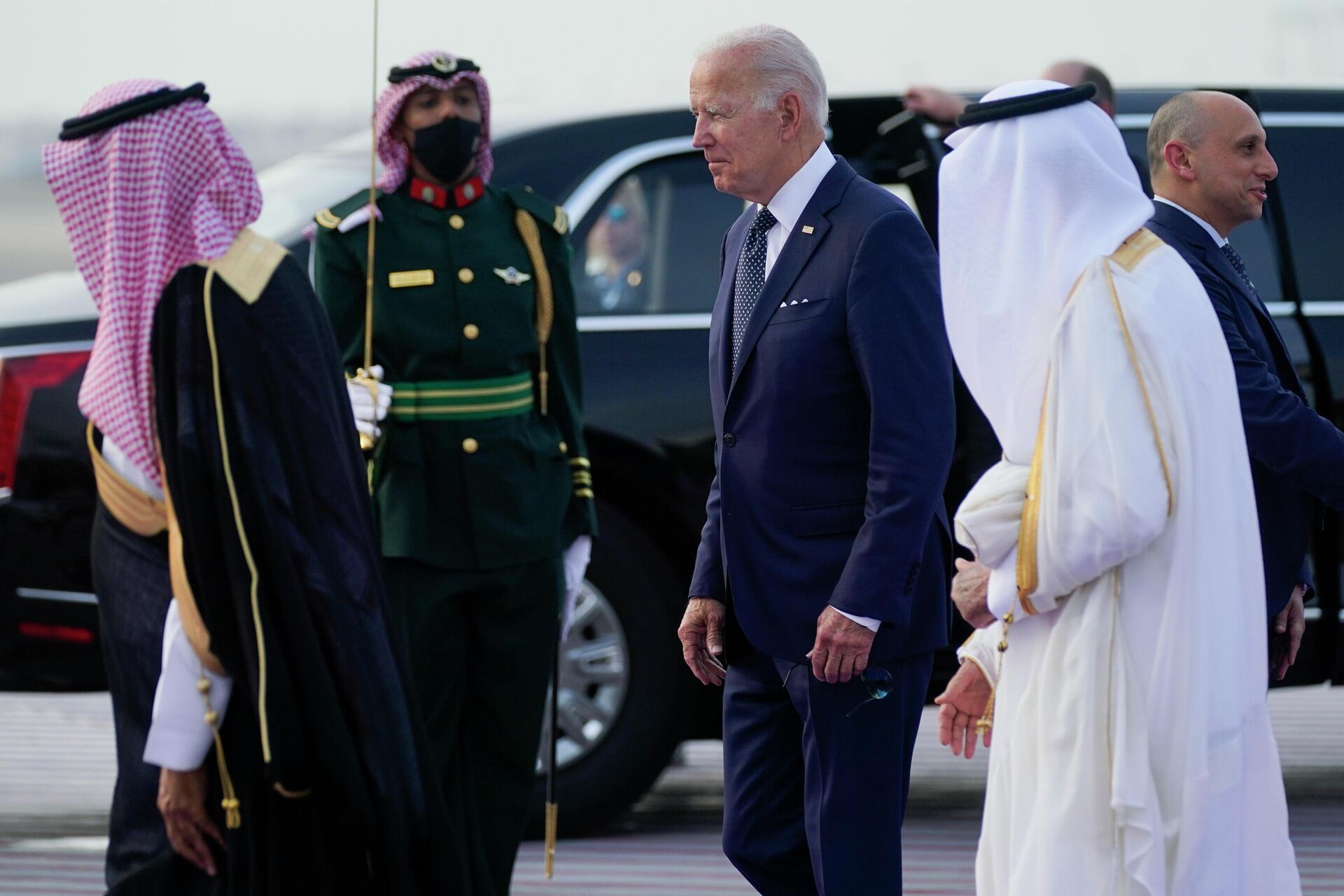President Joe Biden arrives at King Abdulaziz International Airport - Sputnik International, 1920, 13.10.2022