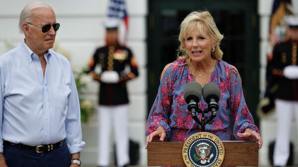 U.S. first lady Jill Biden delivers remarks with President Joe Biden while hosting the Congressional Picnic on the South Lawn of the White House on July 12, 2022 in Washington, DC. - Sputnik International