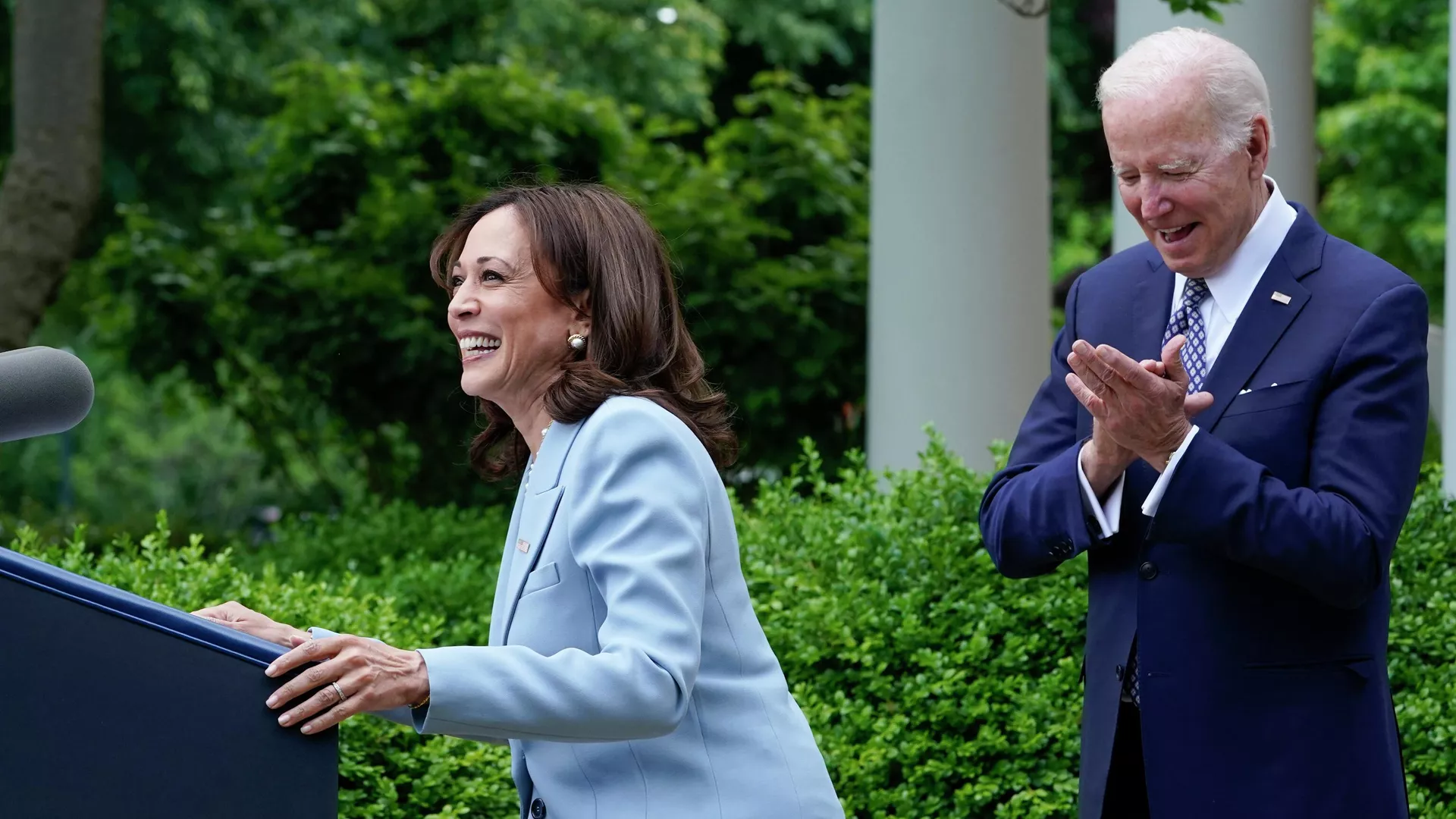 Vice President Kamala Harris steps up to the podium as President Joe Biden watches in the Rose Garden of the White House in Washington, Tuesday, May 17, 2022 - Sputnik International, 1920, 28.06.2024