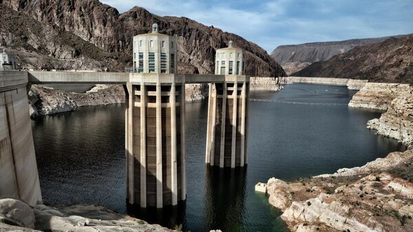 FILE - This March 26, 2019 photo shows the water level of the Colorado River, as seen from the Hoover Dam, Ariz.   - Sputnik International