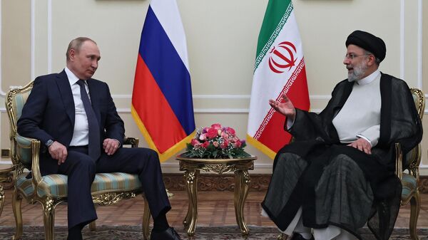 Presidents Vladimir Putin and Ebrahim Raisi - Sputnik International