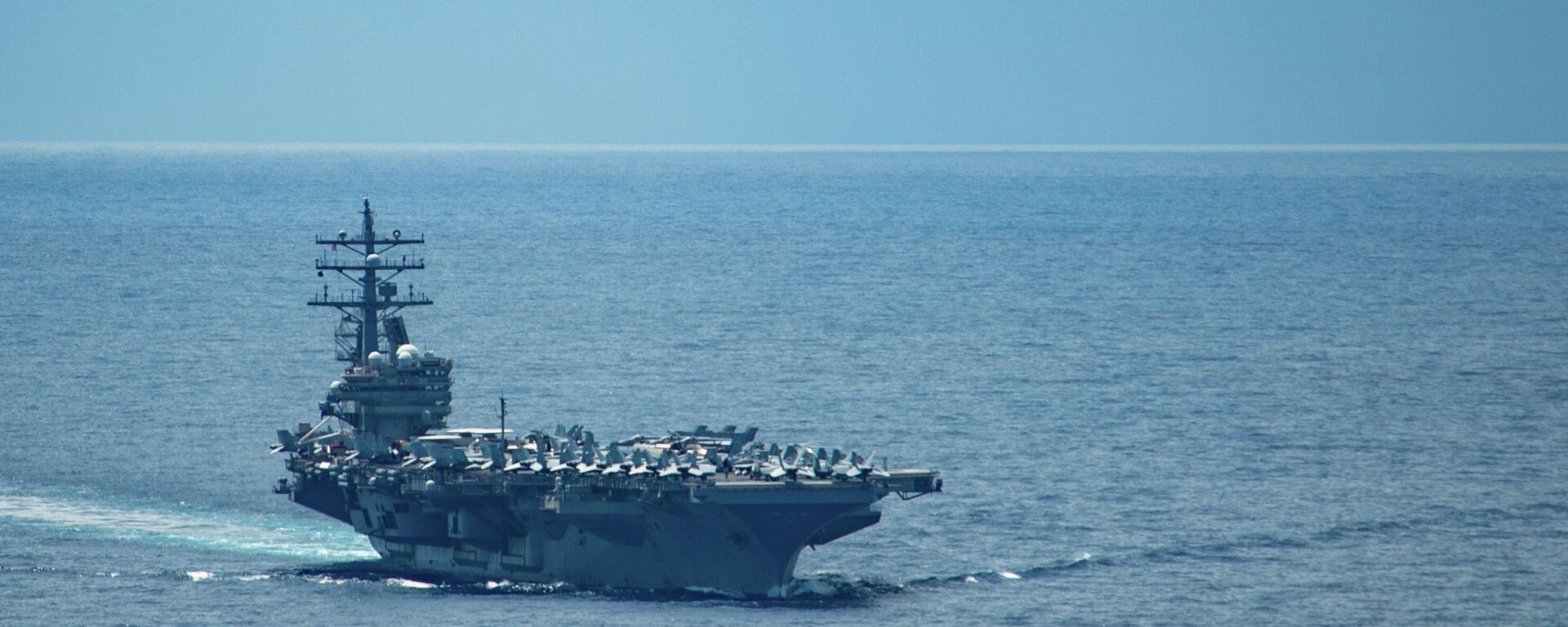 USS Ronald Reagan (CVN-76) transits the Balabec Strait - Sputnik International, 1920, 13.10.2023