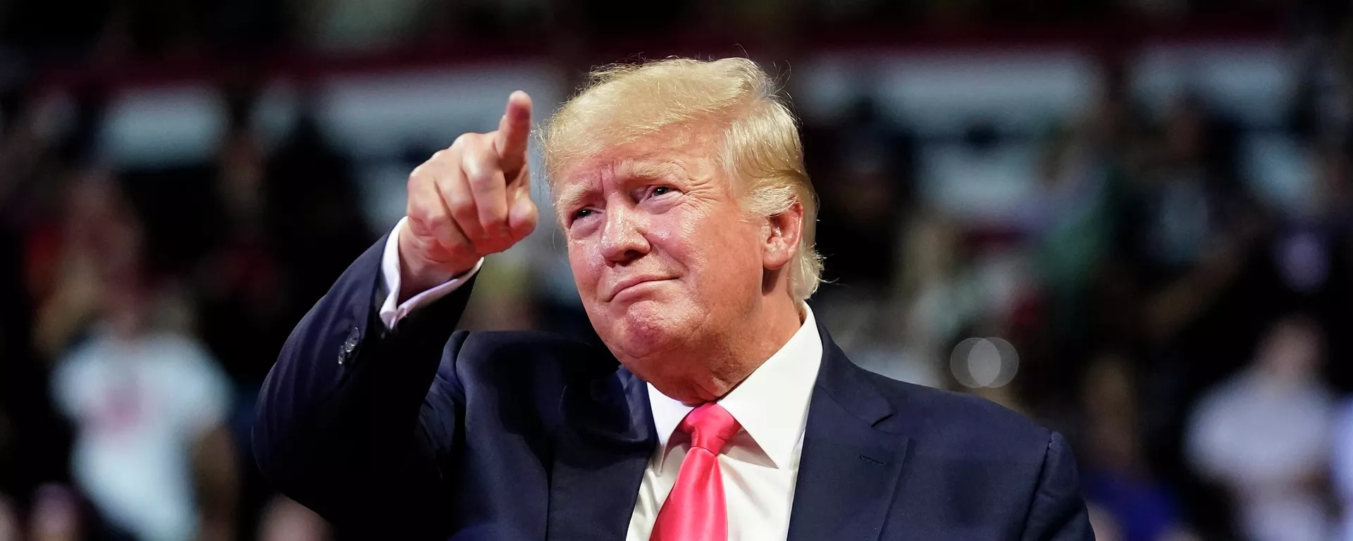 FILE - Former President Donald Trump points to the crowd as he arrives to speak at a rally July 22, 2022, in Prescott, Ariz. - Sputnik International, 1920, 06.11.2024