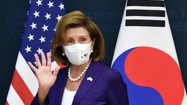 US House Speaker Nancy Pelosi waves to media after a joint press announcement with South Korean National Assembly speaker Kim Jin-pyo at the National Assembly in Seoul on August 4, 2022 - Sputnik International