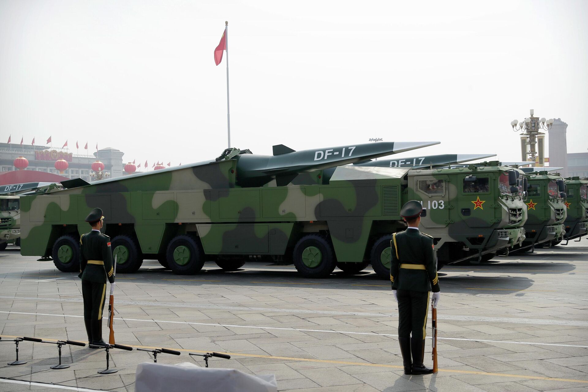 FILE - Chinese military vehicles carrying DF-17 ballistic missiles roll during a parade to commemorate the 70th anniversary of the founding of Communist China in Beijing, on Oct. 1, 2019 - Sputnik International, 1920, 18.08.2023