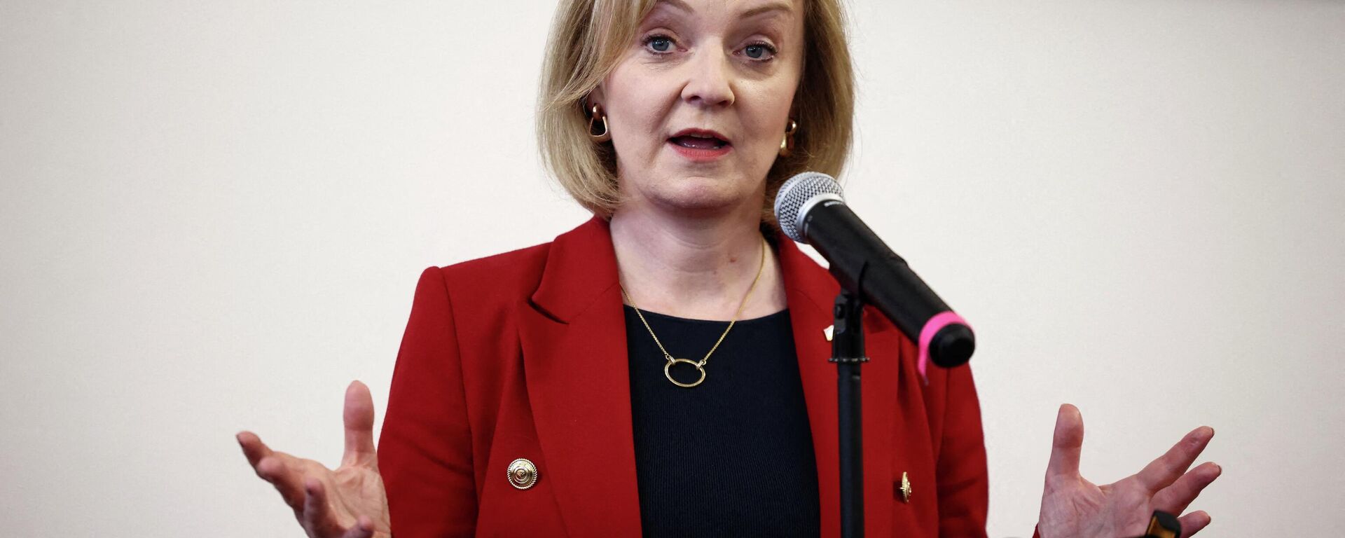 Contender to become the country's next Prime minister and leader of the Conservative party British Foreign Secretary Liz Truss delivers a speech during a campaign event in Leeds, on July 28, 2022 - Sputnik International, 1920, 03.09.2022