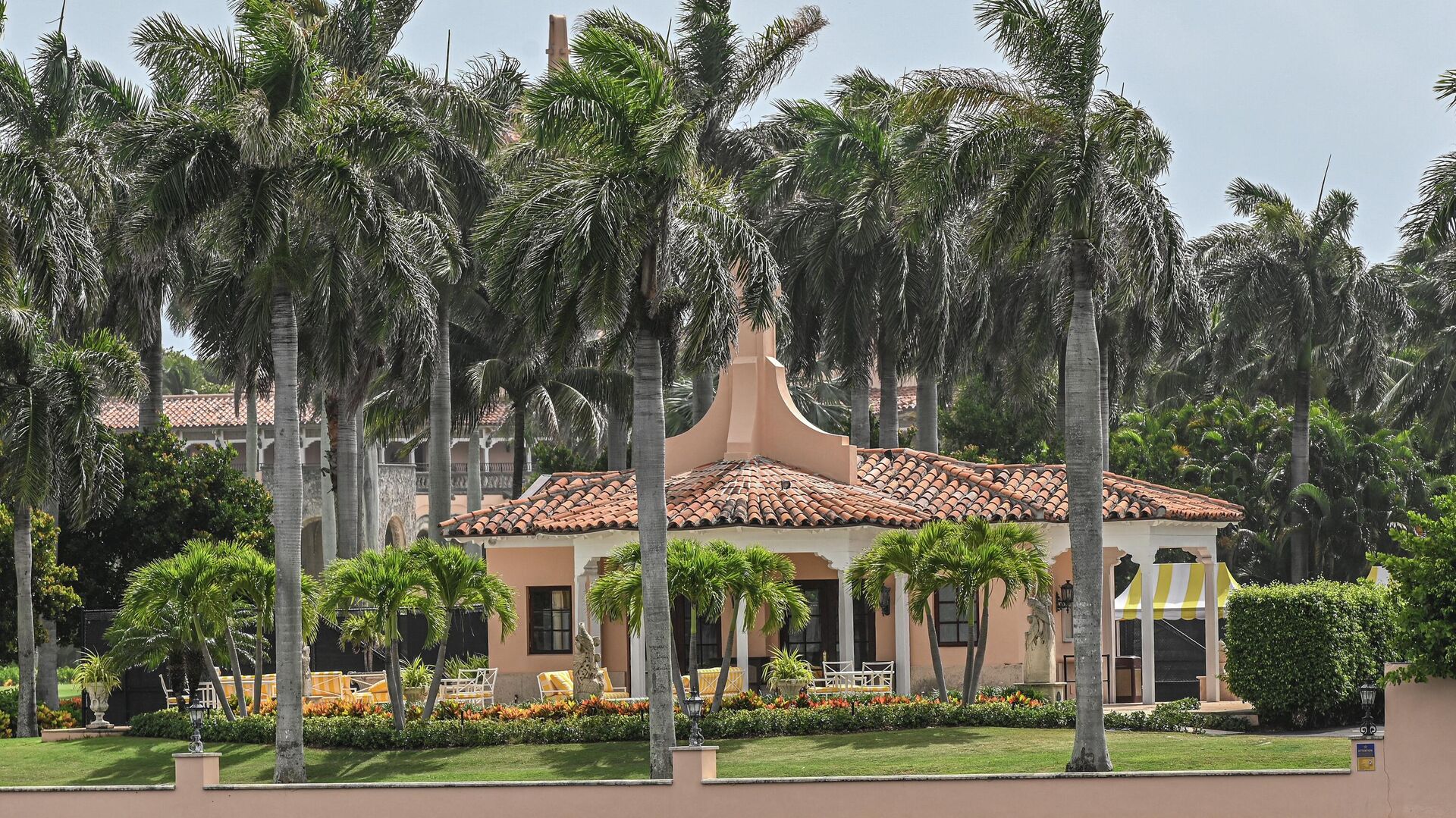 Former US President Donald Trump's residence in Mar-A-Lago, Palm Beach, Florida on August 9, 2022.  - Sputnik International, 1920, 12.08.2022