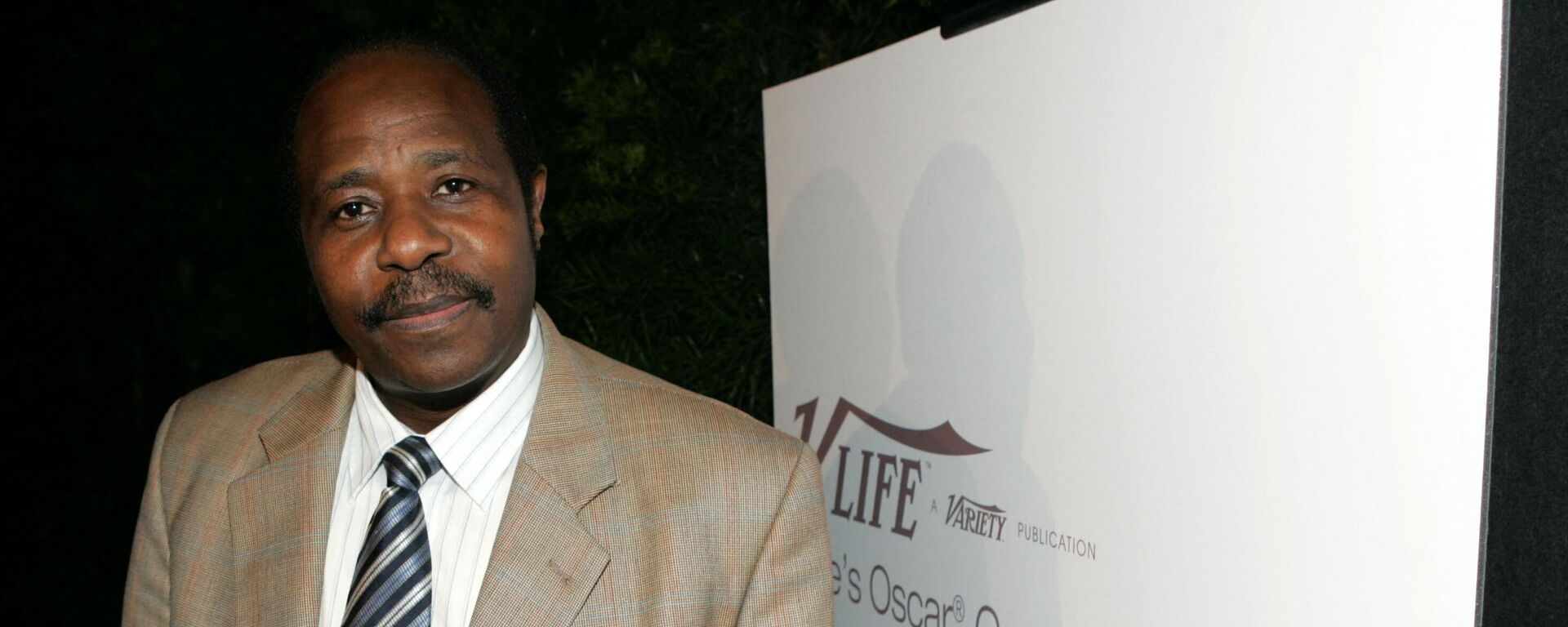 BEVERLY HILLS, CA - JANUARY 12:  Paul Rusesabagina, whose life story is based on Hotel Rwanda arrives at the V-Life Oscar Party at Hillhaven Lodge on January 12, 2005 in Beverly Hills, California.  (Photo by Frazer Harrison/Getty Images) *** Local Caption *** Paul Rusesabagina (Photo by Frazer Harrison / Getty Images North America / Getty Images via AFP) - Sputnik International, 1920, 11.08.2022