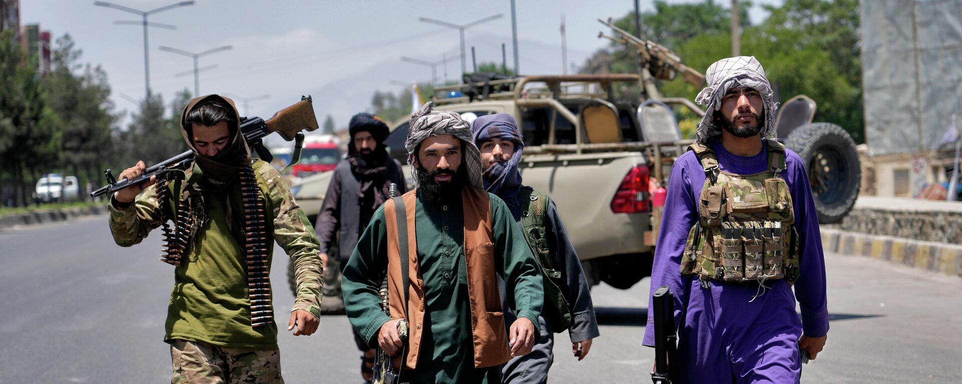 Taliban fighters guard at the site of an explosion in Kabul, Afghanistan, Saturday, June 18, 2022.  - Sputnik International, 1920, 15.08.2022