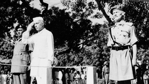 FILE - Jawaharlal Nehru salutes the flag as he becomes independent India's first prime minister on Aug. 15, 1947 during the Independence Day ceremony at Red Fort, New Delhi, India. - Sputnik International