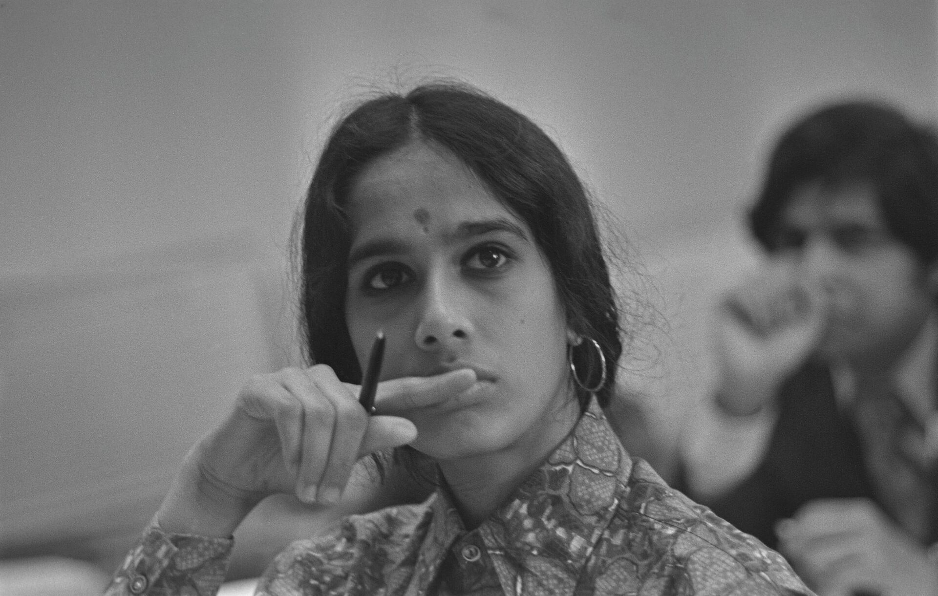 Indian student listens to lecture the faculty of physics at Patrice Lumumba People's Friendship University in Moscow, 1975. - Sputnik International, 1920, 14.08.2022