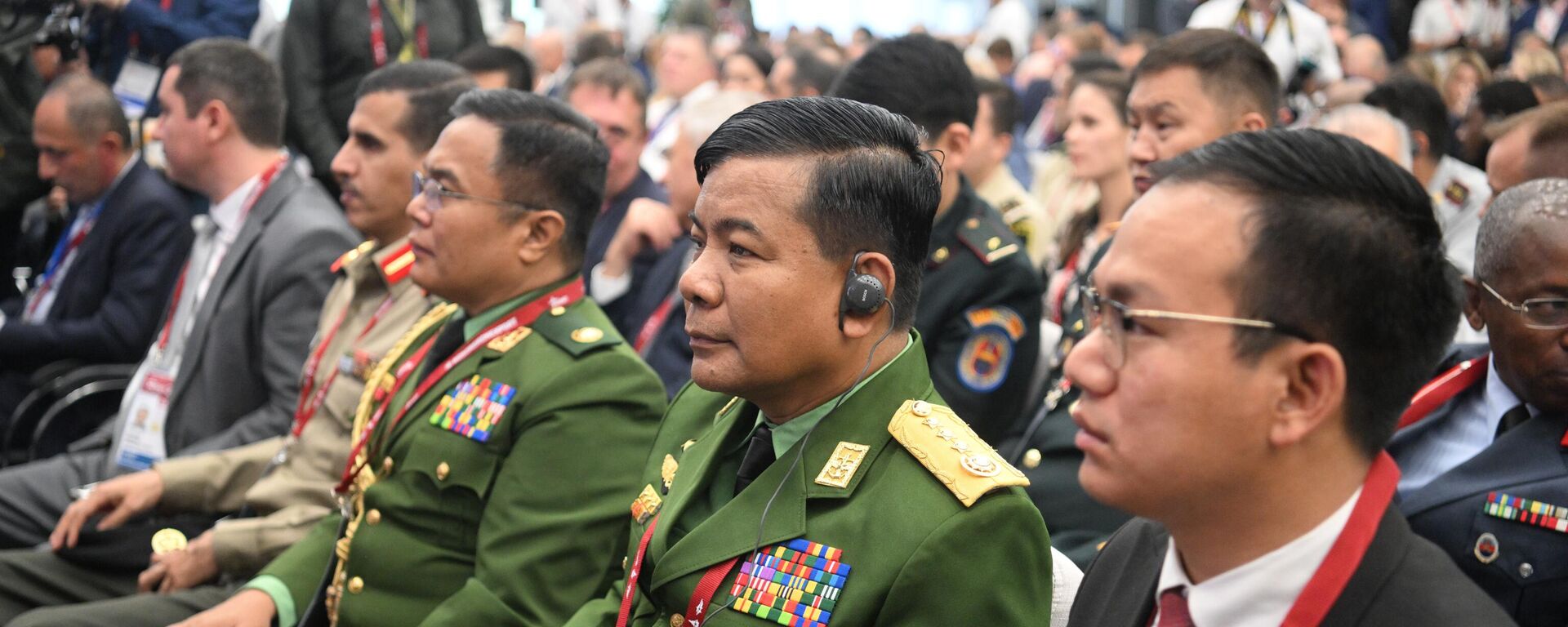 Representatives of Myanmar at the plenary session of the International Military-Technical Forum ARMY-2022 at the Patriot Congress and Exhibition Center. - Sputnik International, 1920, 06.09.2022