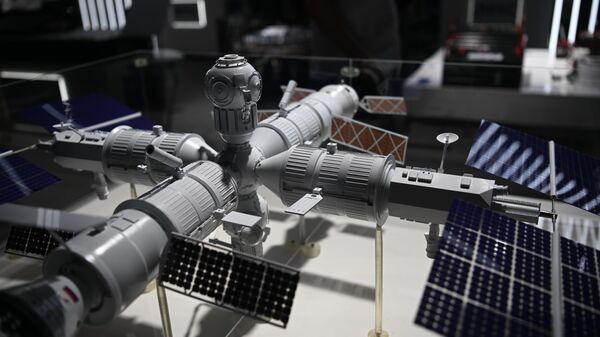 A model of a new Russian space station on display at the ARMY-2022 expo - Sputnik International
