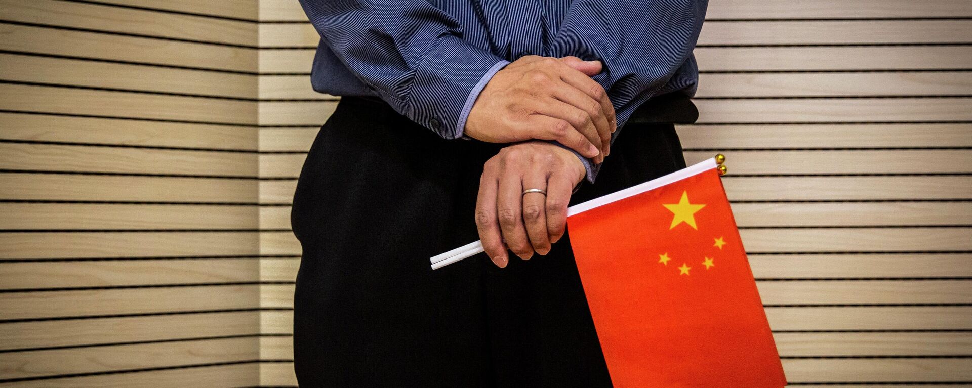 A man with a Chinese flag. File photo - Sputnik International, 1920, 18.08.2022