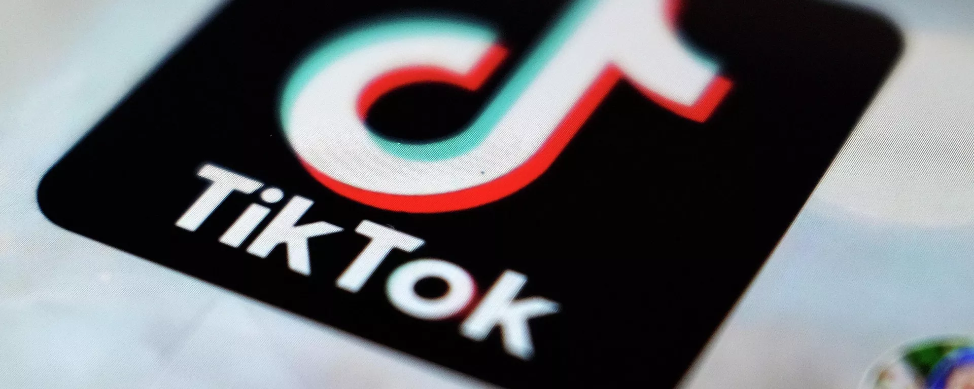 A logo of a smartphone app TikTok is seen on a user post on a smartphone screen Monday, Sept. 28, 2020, in Tokyo.  - Sputnik International, 1920, 21.09.2024