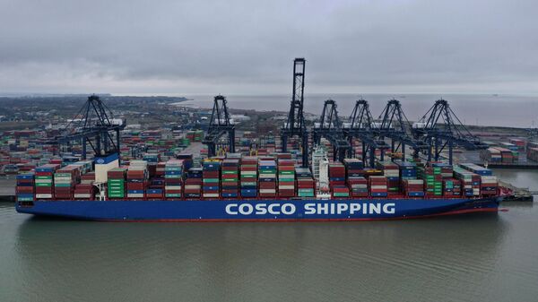 Container ship 'CSCL Atlantic Ocean' is docked at the Port of Felixstowe, east of London on March 4, 2021. - Britain's Chancellor of the Exchequer Rishi Sunak announced in his annual budget on March 3, 2021, that the ports of Felixstowe and Harwich were to be locations for new 'Freeports'.  - Sputnik International