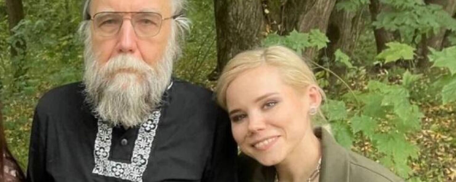 Russian philosopher Alexander Dugin and his late daughter Daria. Photo from social media. - Sputnik International, 1920, 21.08.2022