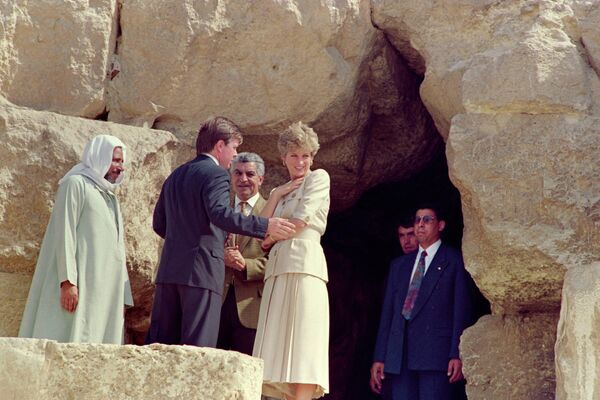 Princess Diana of Wales on a visit to Giza  - Sputnik International