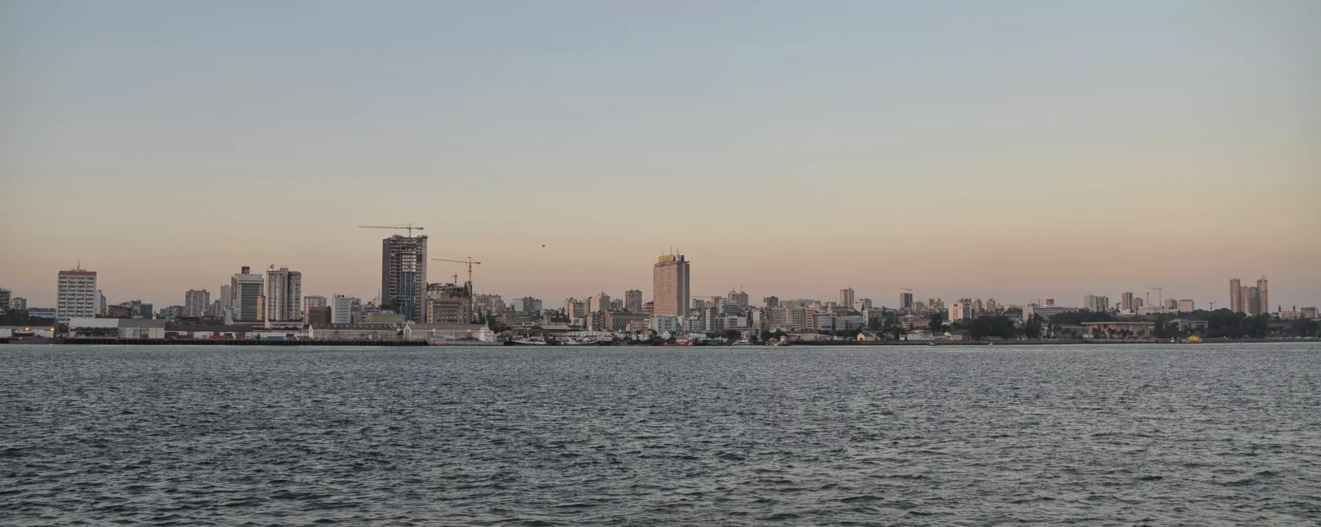 A view of the city of Maputo from the ferry to Katembe, 2014 - Sputnik International, 1920, 23.08.2022