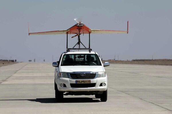 Военный беспилотный летательный аппарат во время двухдневных учений в Иране  - Sputnik International