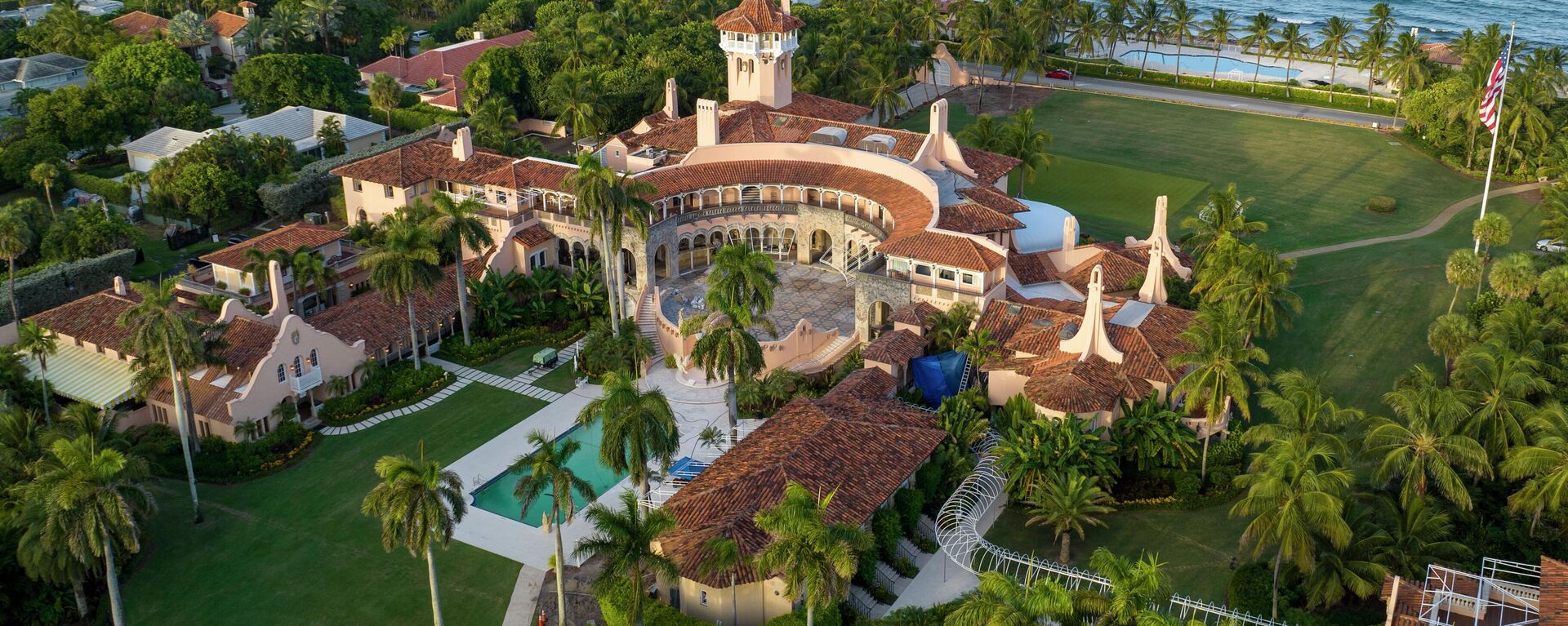 ARQUIVO - Esta é uma vista aérea da propriedade Mar-a-Lago do presidente Donald Trump, 10 de agosto de 2022, em Palm Beach, Flórida - Sputnik International, 1920, 01.03.2023