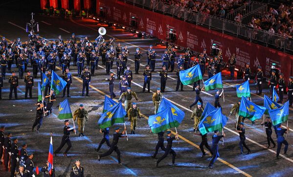 The Combined Military Band of the Airborne Forces takes part in the opening ceremony of the ‘Spasskaya Tower’ International Military Music Festival 2022. - Sputnik International