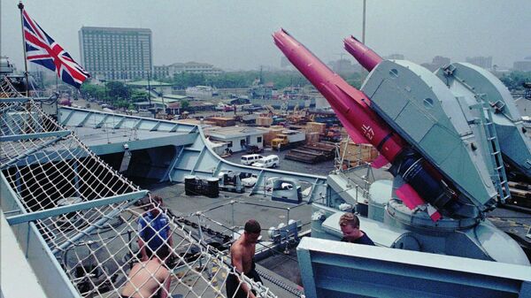 British seamen fix guided missiles on board the HMS Illustrious, the most up-to-date aircraft carrier and command ship in the British Royal Navy which arrived in Manila (File) - Sputnik International
