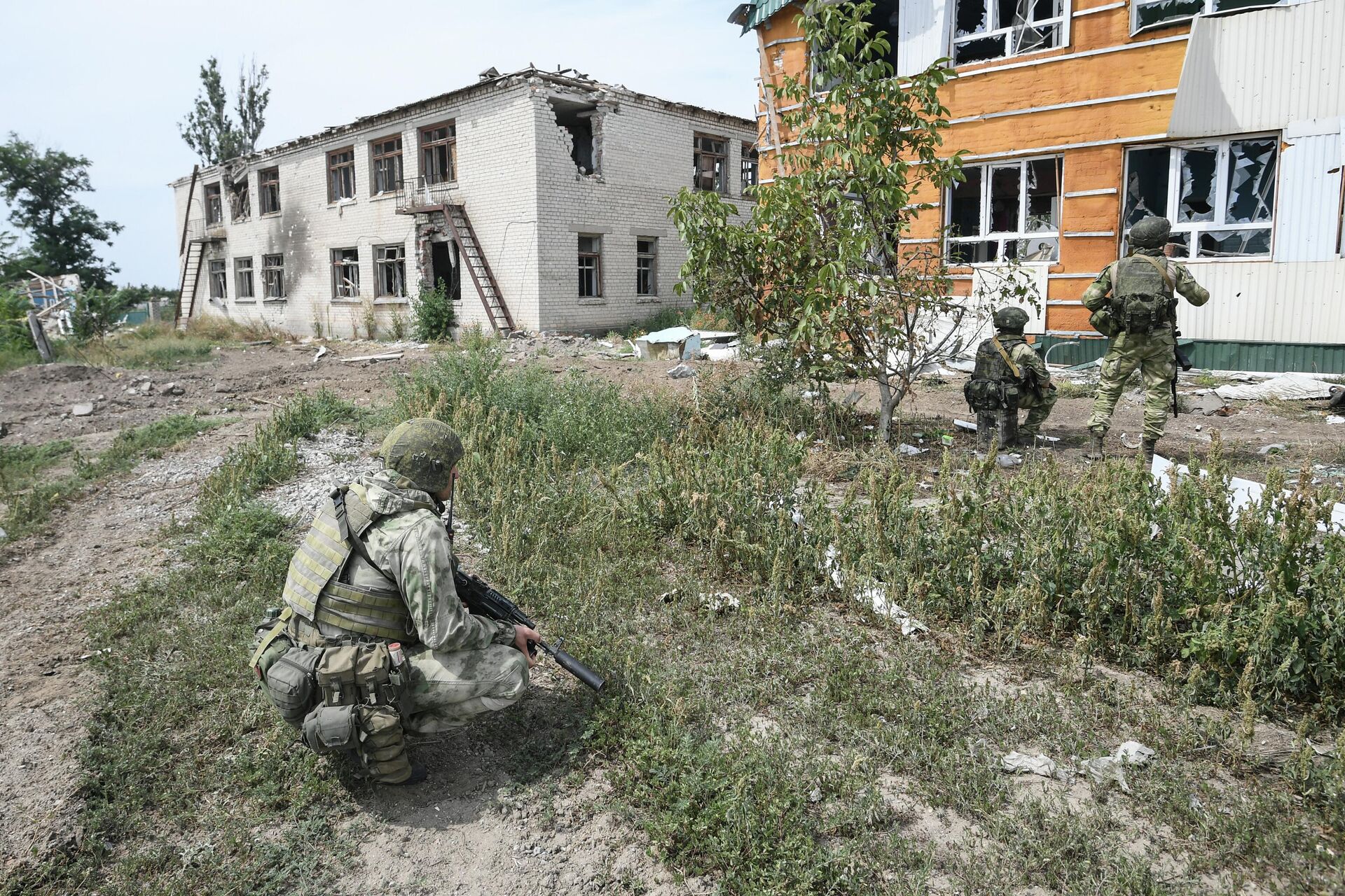 Russian forces take control of former kindergarten used by Ukrainian troops in the settlement of Alexandrovka, Kherson Region. August 15, 2022. - Sputnik International, 1920, 03.02.2023