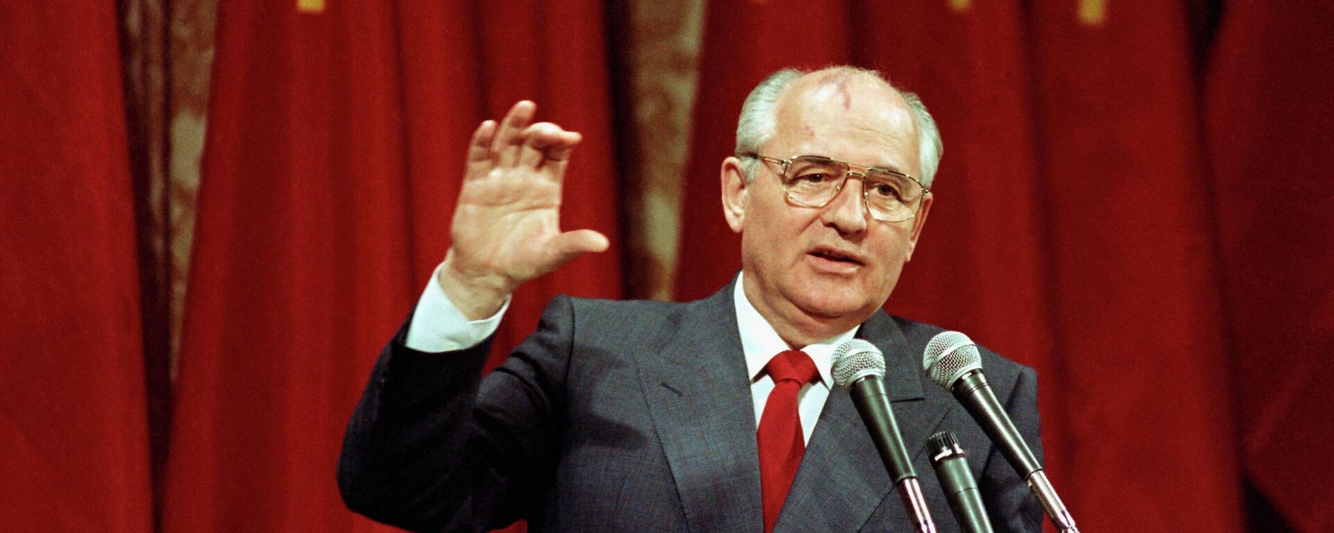 FILE - Soviet President Mikhail Gorbachev addresses a group of 150 business executives in San Francisco, Monday, June 5, 1990. Russian news agencies are reporting that former Soviet President Mikhail Gorbachev has died at 91. The Tass, RIA Novosti and Interfax news agencies cited the Central Clinical Hospital. - Sputnik International, 1920, 30.08.2022