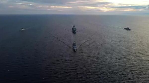 Russian and Chinese warships meet in the Sea of Japan during the Vostok-2022 military exercises - Sputnik International