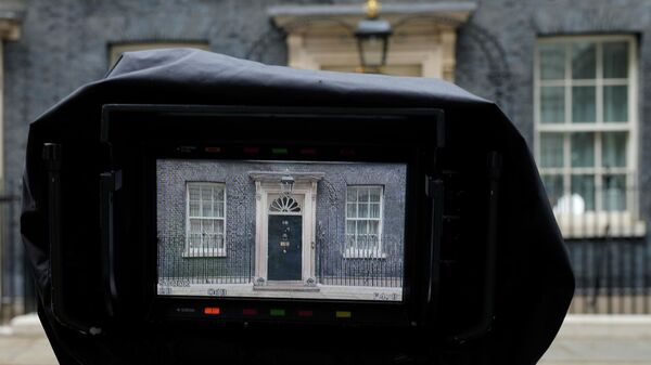 A camera is pointed to the door of 10 Downing Street in London, Monday, Sept. 5, 2022 - Sputnik International