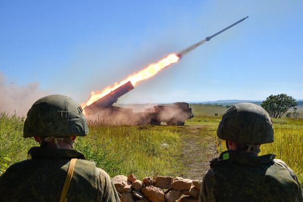 Servicemen at the 'Vostok 2022' military maneuvers at the Sergeevsky training ground - Sputnik International