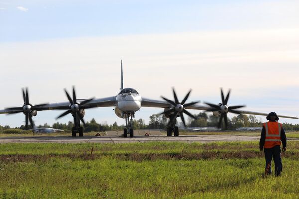 Strategic bomber-missile carrier Tu-95MS at the 'Vostok 2022' military maneuvers at the Sergeevsky training ground - Sputnik International