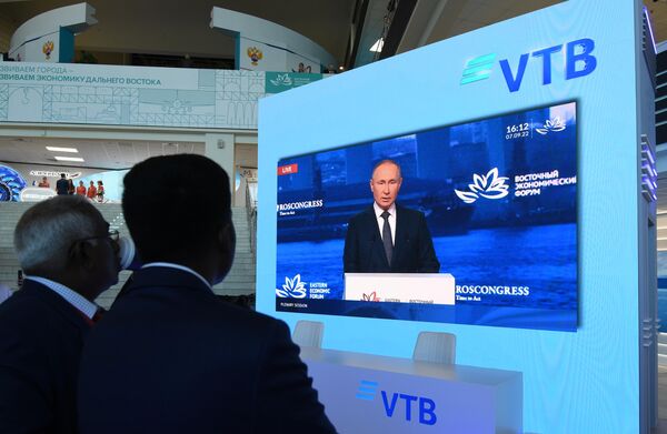 Broadcast of the speech of Russian President Vladimir Putin at the plenary session of the Eastern Economic Forum in Vladivostok - Sputnik International