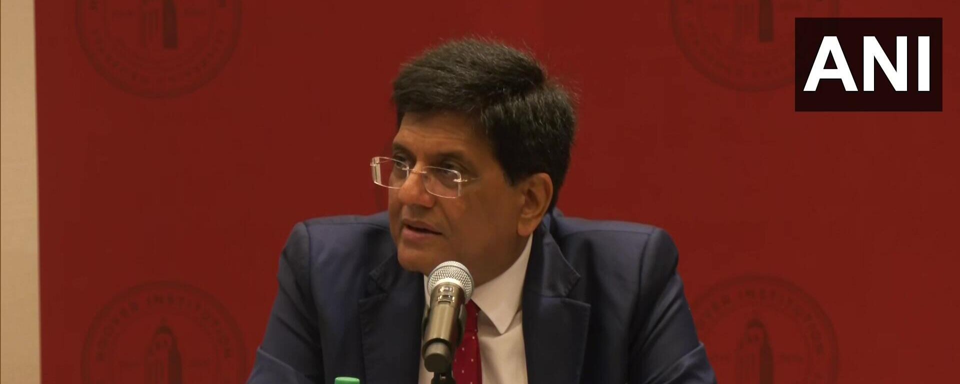 Due to structured education, there is a belief in the management principle that the knowledge coming from textbooks is different from the ground realities: Union Minister Piyush Goyal at Stanford University in California - Sputnik International, 1920, 07.09.2022