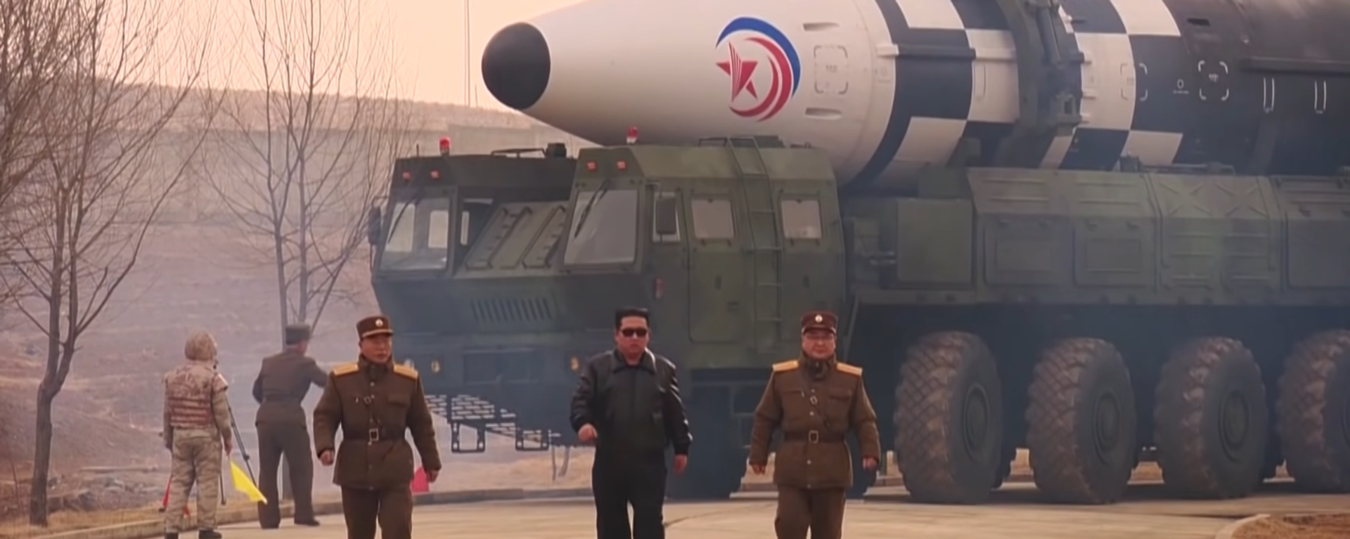 North Korean leader Kim Jong-un takes part in launch of heavy intercontinental ballistic missile test. - Sputnik International, 1920, 09.09.2022