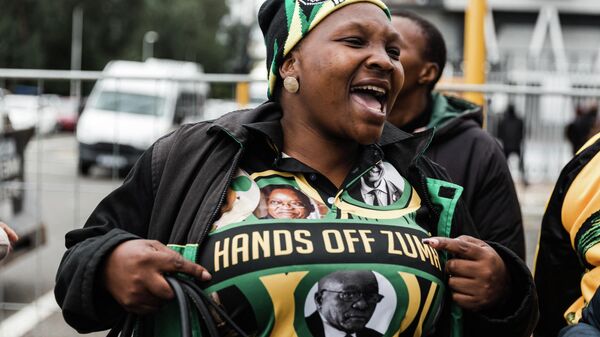 Supporters of former President Jacob Zuma and loyalists of the Radical Economic Transformation (RET) protest outside the Olive Convention Centre in Durban, on July 24, 2022 - Sputnik International