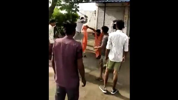 4 sadhus assaulted in Sangli on suspicion of being child-lifters
  - Sputnik International