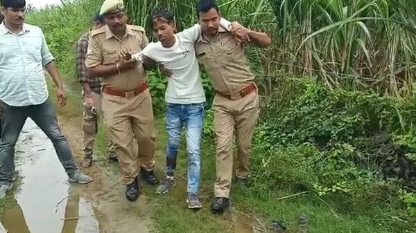 Junaid, one of six accused in Lakhimpur rape-murder of two Dalit sisters, after his arrest - Sputnik International
