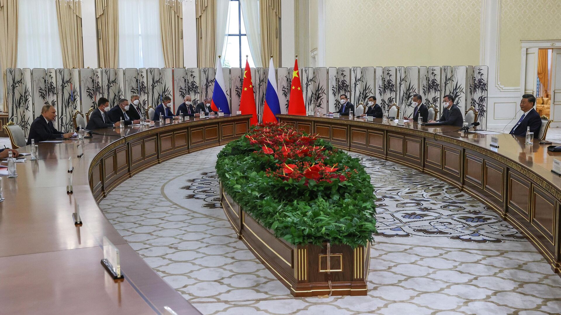 Russian President Vladimir Putin and Chinese President Xi Jinping at the Shanghai Cooperation Organization Summit in Samarkand, Thursday September 15, 2022. - Sputnik International, 1920, 15.09.2022