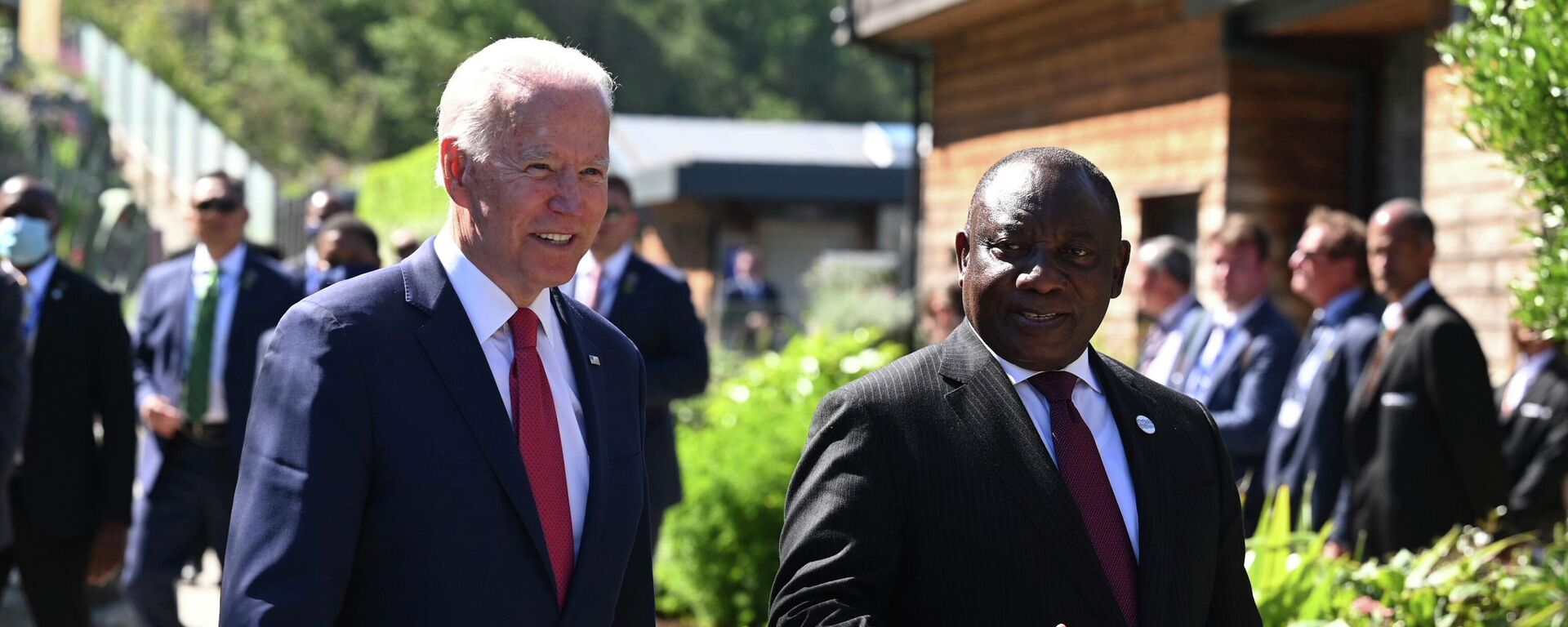 President Joe Biden with South Africa President Cyril Ramaphosa during the G7 summit in Cornwall, England, Saturday June 12, 2021 - Sputnik International, 1920, 16.09.2022
