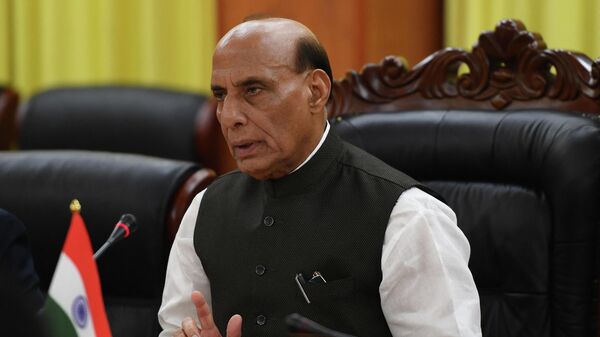 India's Defence Minister Rajnath Singh addresses a meeting with his Vietnamese counterpart Phan Van Giang at the Defence Ministry in Hanoi on June 8, 2022 - Sputnik International
