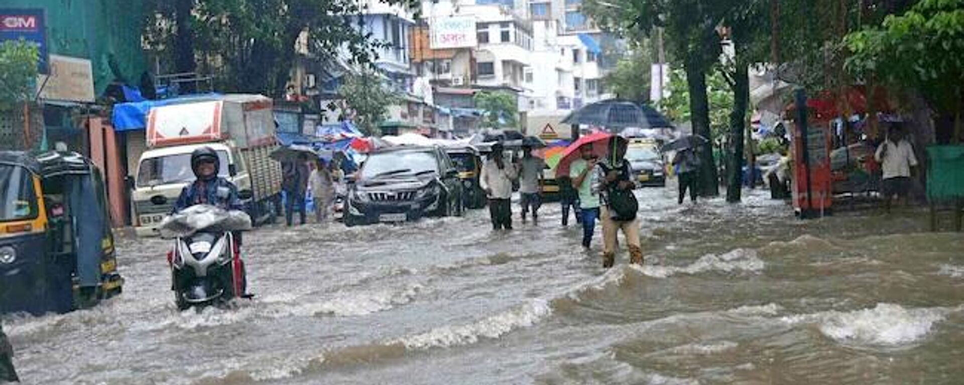 Mumbai Rain Today: The city roadswere waterlogged and traffic movement was affected - Sputnik International, 1920, 16.09.2022