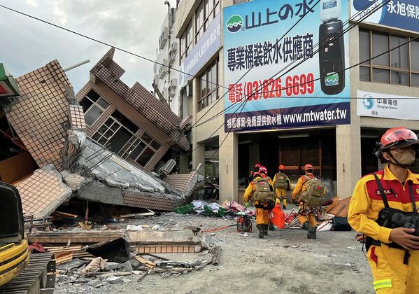 Разрушения в результате землетрясения на Тайване  - Sputnik International