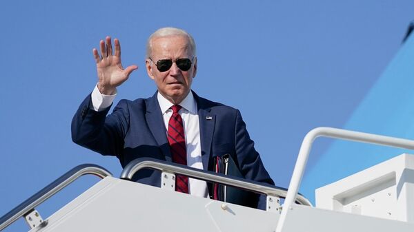 President Joe Biden boards Air Force One for a trip to New York to attend the United Nations General Assembly, Tuesday, Sept. 20, 2022, at Andrews Air Force Base, Md. - Sputnik International