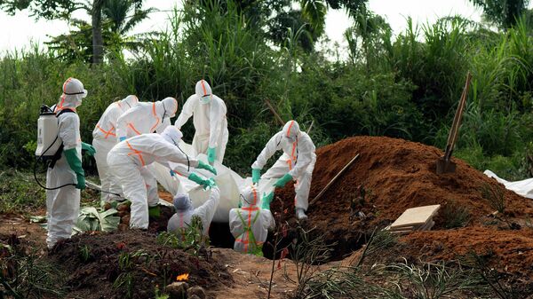 FILE - An Ebola victim is put to rest at the Muslim cemetery in Beni, in Congo, on July 14, 2019 - Sputnik International